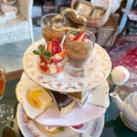 タイニー トリア アフタヌーンティー＆カフェ - 