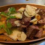 鉄板二百℃ - 本来なら国産A5黒毛和牛サーロインステーキコースなのでしたがおっさん達の少しワガママ注文で牛ヒレにして頂きました。サーロインステーキも美味しいのですがね！