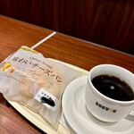 ドトールコーヒーショップ - 料理写真:チーズパンとブレンド