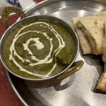 カリカキッチン - ほうれん草チキンカレー