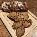 パティスリー&ブーランジェリー アールブリュット - ノアキャラメル360円(キャラメル生地＆クルミ＆チョコ)