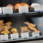 パティスリー&ブーランジェリー アールブリュット - ブーランジェリーコーナー