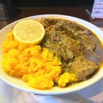 マガリーダッタ - 牛タンとほうれん草のカレー  1,300円