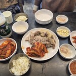 훼미리 손칼국수보쌈 - 