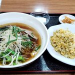 東坡 - 醤油ラーメン＋高菜チャーハン780円