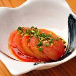 kitchen W - つゆまでトマトの果汁を使った、トマトのおひたしです