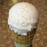 道の駅 朝霧高原 - 季節限定イチゴアイスクリーム