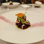 NELU - 鮪とアボカドのタルタル ビーツとバジル