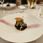 NELU - 鮪とアボカドのタルタル ビーツとバジル