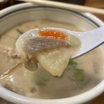 老虎苑 - 汁大はレンゲですくいながらかっ込みます