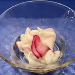 Femme de bateau Aoki - 【漬物】ガラスの器に花が咲きます