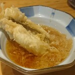 天ぷら よこい - 豆鯛です。
                                こちらは直接天つゆに入れて頂けます。