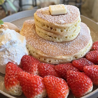 生地に京豆腐を練りこんだ京都ならではのこだわりパンケーキ