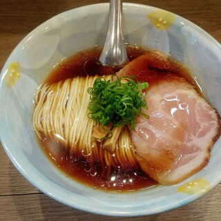 中華蕎麦 麺とスープ - 料理写真:ラーメン（醤油）