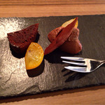 Bisutoro Aronji - チョコレートケーキとチョコレートムース
                        金柑のコンポート添え