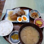 土鍋ご飯と家庭料理 とびら - 豚の角煮定食(1,650円)