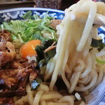 よこじ - 肉盛り濃厚まぜそば(850円)+中盛り(麺345g)。H27.1