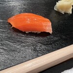 札幌魚河岸 五十七番寿し - サーモン