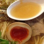 麺や しき - しき麺（700円）＋麺大盛（100円）＋限定大分産濃厚煮卵（100円）スープ・味玉