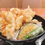 伊勢ノ国食堂 しちり - 伊勢どり天丼