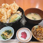 伊勢ノ国食堂 しちり - 伊勢どり天丼