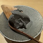 割天 山かべ - 食後の黒胡麻アイス