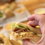 エスニークス - 照り焼きチキンとたまごのサンドイッチランチ（1,200円）