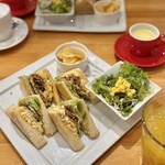 エスニークス - 照り焼きチキンとたまごのサンドイッチランチ（1,200円）