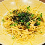 鎌倉パスタ - 料理写真:高菜と鶏肉のピリ辛パスタ
