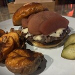 OVERWHELM HAMBURGER & BAR STAND - 