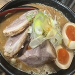 麺処 花田 - 味玉味噌チャーシュー麺