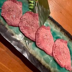 A5仙台牛焼肉 肉豊作 - 