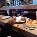 デビルクラフト 浜松町店 - ブランチのベーコン&チェダーピザとブリートス