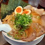 ラーメン 魁力屋 - 料理写真:醤油全部のせラーメン　1110円