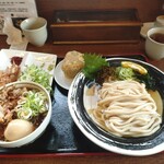 うどん屋 仁 - たぬきおにぎりも