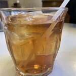 レストラン カロリー - アイスティーは、ストレートかレモン有りか聞いてくださいます