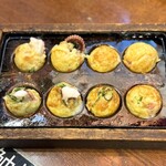 Takoya Dotonbori Kukuru Hon Ten - ・ハーフ＆ハーフ 1,680円/税込
                      (びっくりたこ焼き 4個 ＆ 大たこ入りたこ焼き 4個)