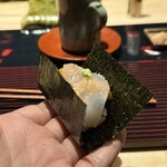 鮨旬美 西川 - 北海道浜中産うにとイカ手巻き