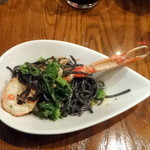 ラ･マンチーナ - スカンピのイカ墨パスタ