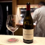 多仁本 - ベストペアリングが最後に！
      尖ったイメージのクローズ・エルミタージュにあって、こちらは角が取れて滑らか。
      甘みのある熊に、濃厚な果実味が合うだけではなく、品種由来の青っぽさが芹にもピッタリ♪お見事！