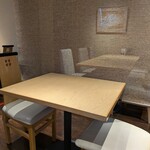 仙台かき徳 - おしゃれな店内