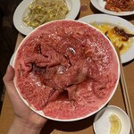 炭火焼肉ホルモン まるは - 