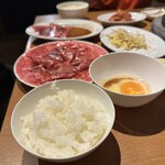 炭火焼肉ホルモン まるは - 