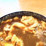 やぶ善 - カレールーとの一体感が絶妙な"卵綴じ"。