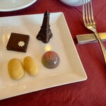 サロン・ド・ロワイヤル - 