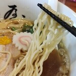 魚介醤油ラーメン 和屋 - 白い独特の麺。卵不使用、健康的！