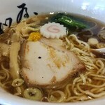 魚介醤油ラーメン 和屋 - どんぶり内アップ