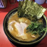 家系ラーメン王道乃印ふく家 - ラーメン　ふつう