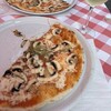 ANGOLO - 料理写真:Pizza Funghi/Chardonnay