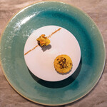 LIAISON - ランチコース 9680円 のウチワエビとバターナッツ南瓜のタルト、フォアグラのテリーヌ